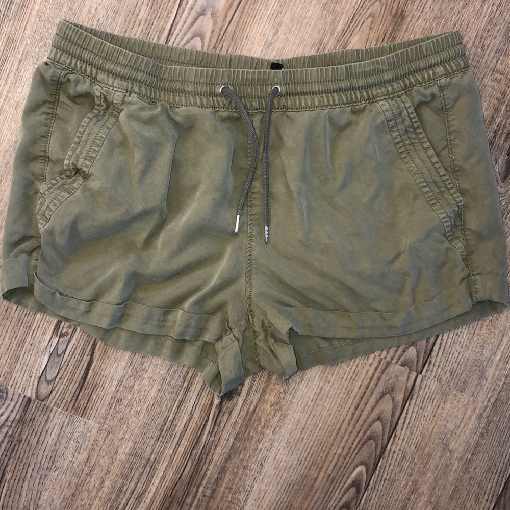 H & M Divided Elastic Waist Womens Cargo Shorts